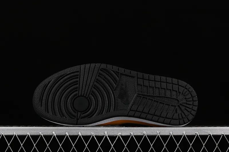 All Categories Air Jordan Jordan Series Basketball Shoes Air Jordan 1 Mid Air Jordan 1 Mid "Black and Yellow Little New Love" Taxi Color 554724-700